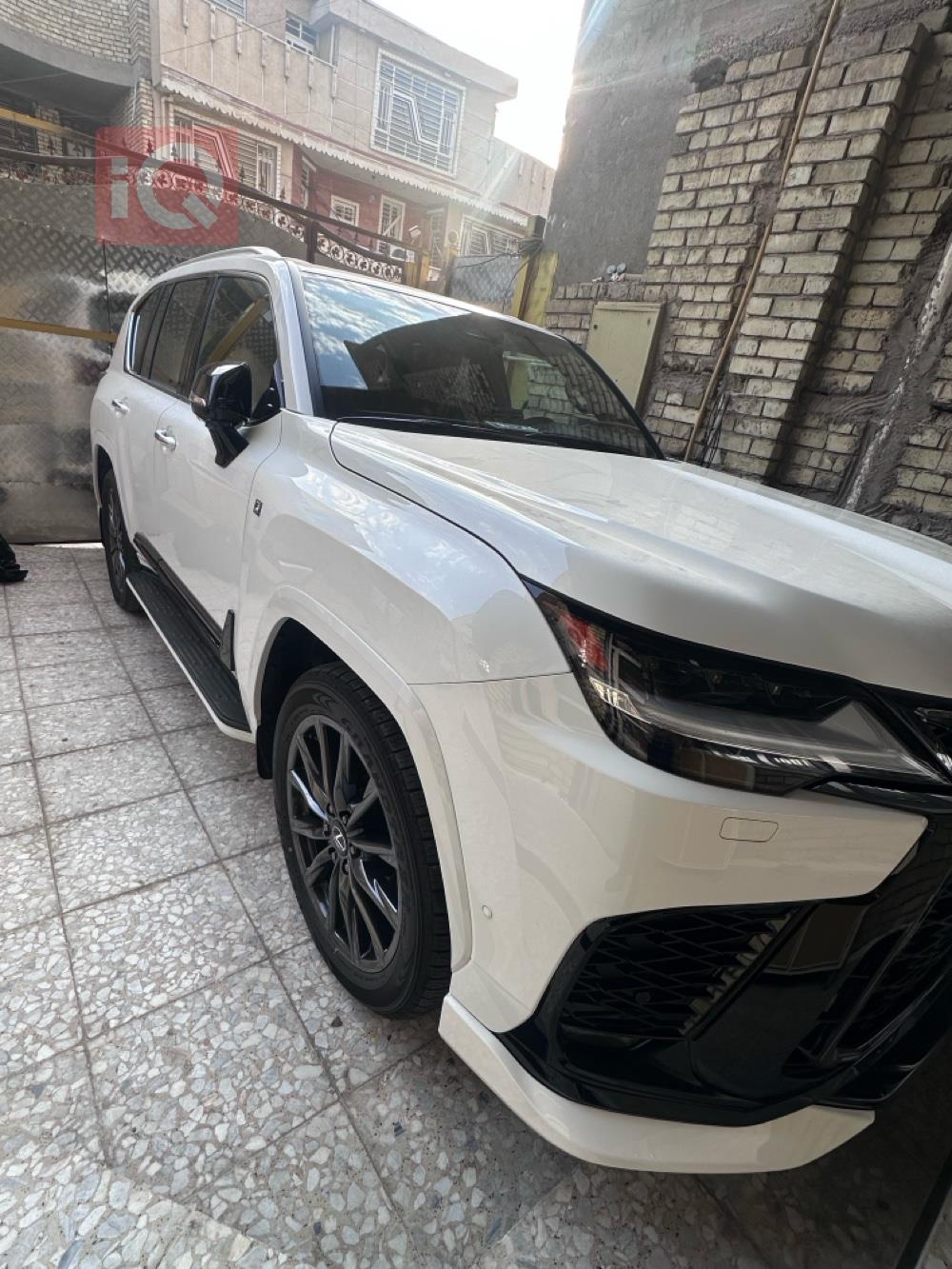 Lexus LX